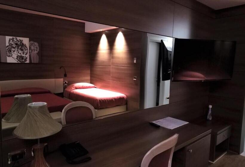 酒店 Family Center