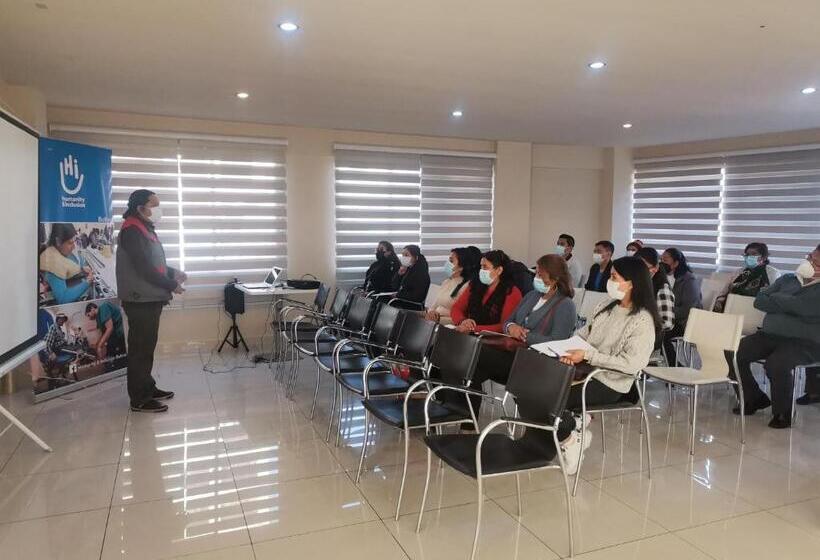 هتل Hostal Costa De Marfil Suites & Apartamentos