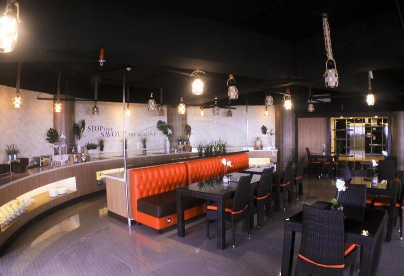 호텔 Kyriad Metro Kebayoran