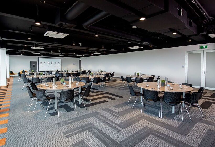 בית מלון כפרי Rydges Pit Lane