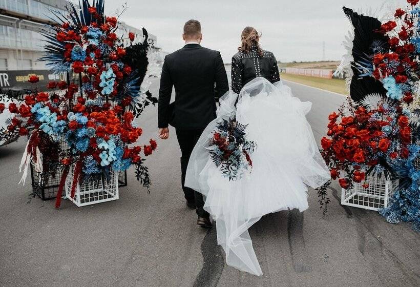 בית מלון כפרי Rydges Pit Lane