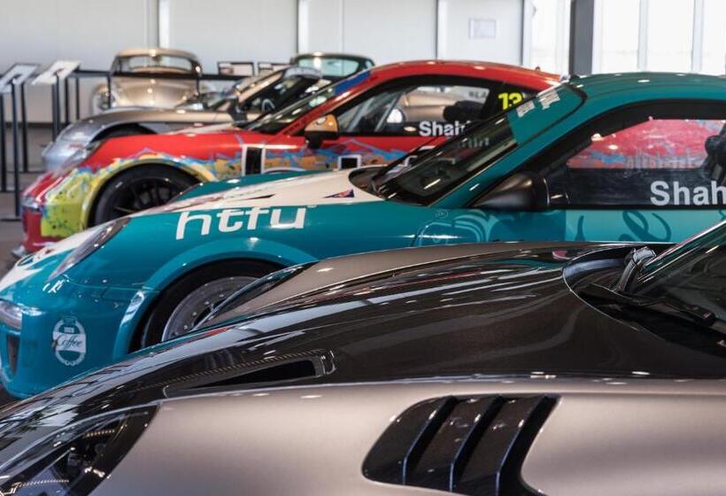 בית מלון כפרי Rydges Pit Lane