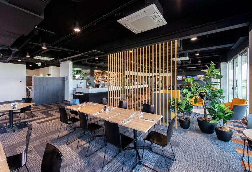 בית מלון כפרי Rydges Pit Lane