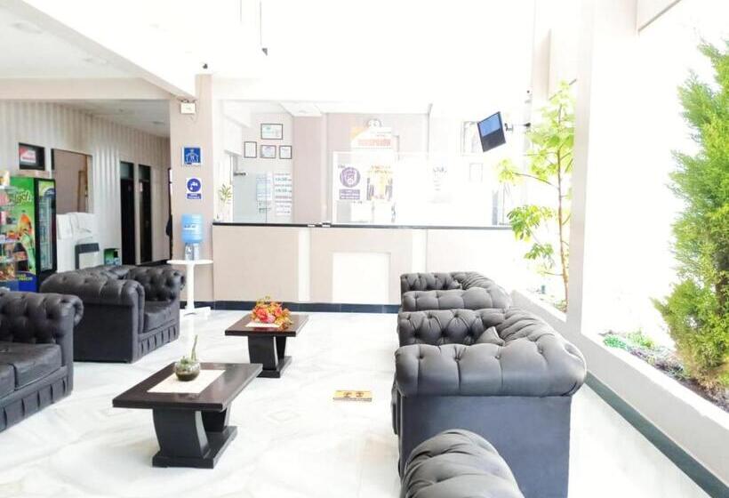 هتل The Oruro Inn