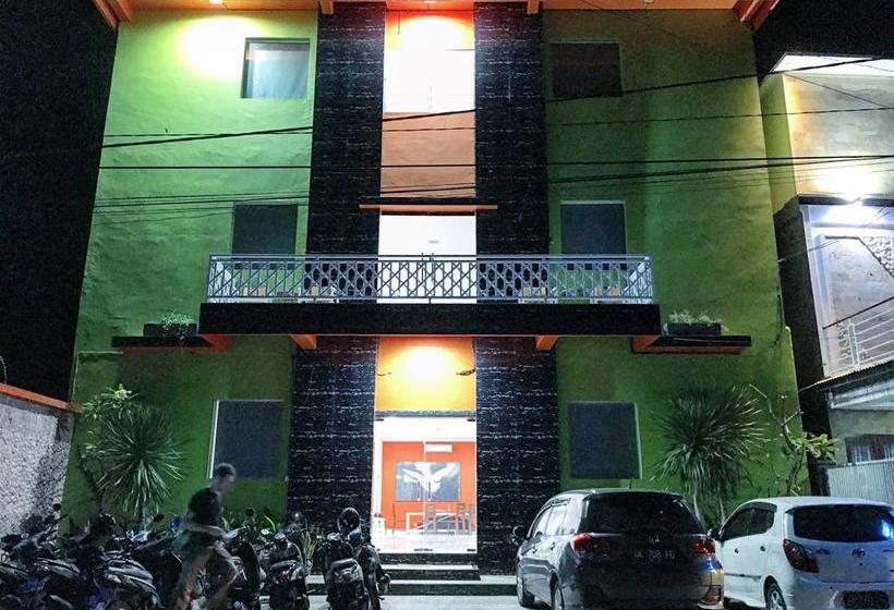 호스텔 Reddoorz Near Ubud Village