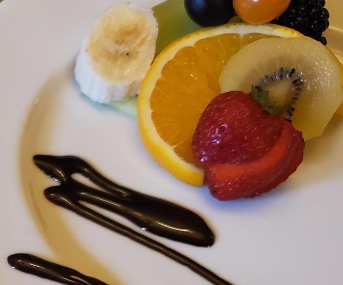 تختخواب و صبحانه Avonview Manor