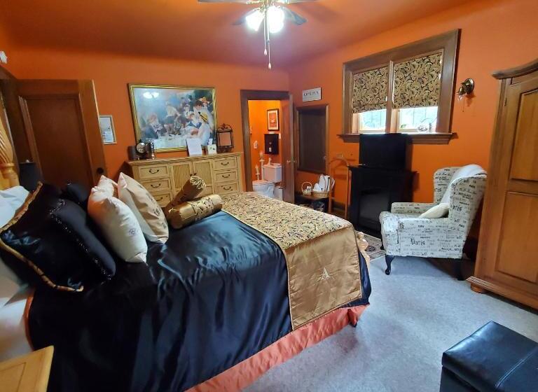 تختخواب و صبحانه Avonview Manor