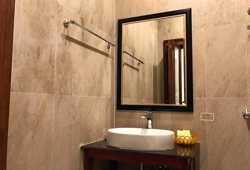 هتل Luang Prabang Villa Sirikili River View