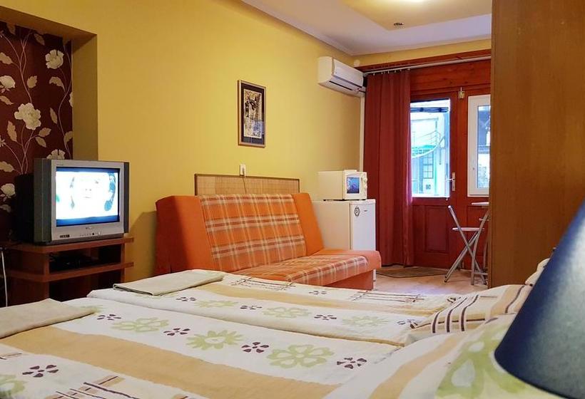 Bed and Breakfast Central Panzió Gyula