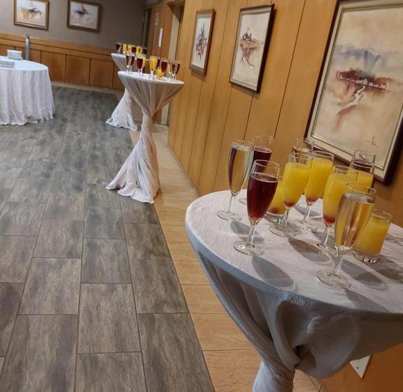 فندق Midway Inn