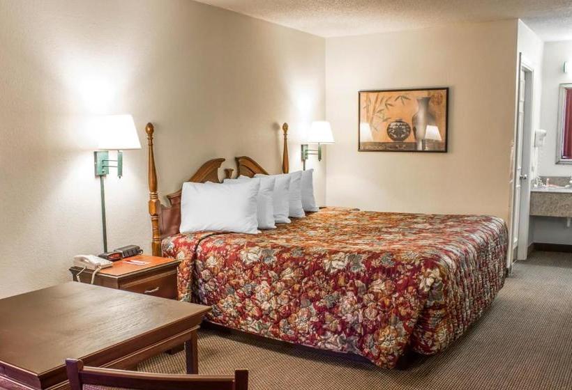 בית מלון כפרי Rodeway Inn