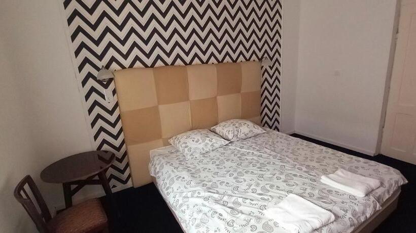 Отель Central Room