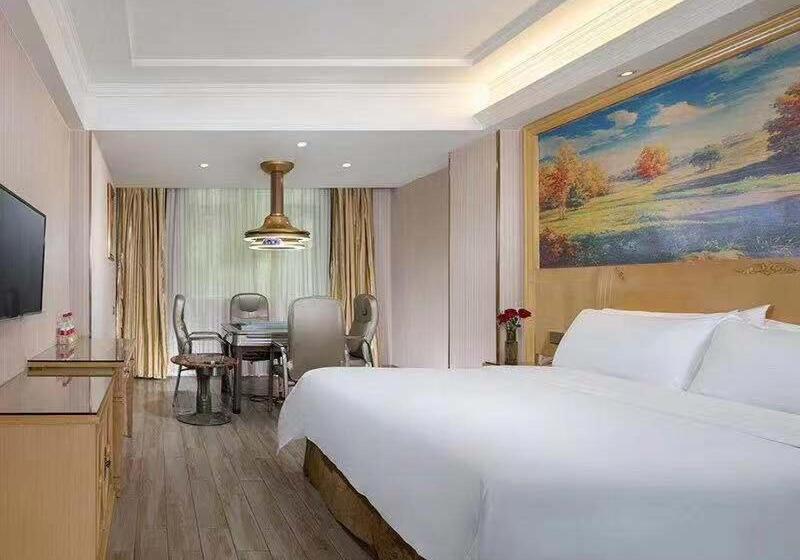 Vienna Hotel Huizhou Railway Station