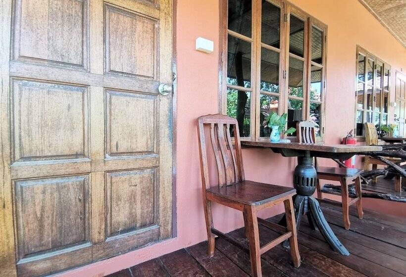 בית מלון כפרי Lanta Whiterock Resort