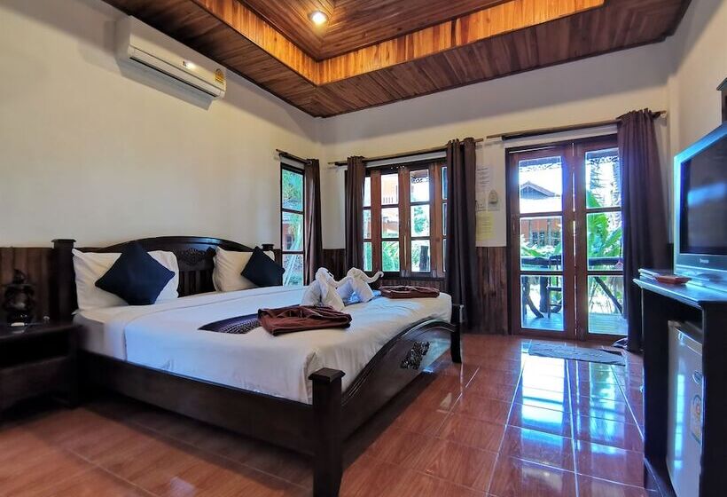 בית מלון כפרי Lanta Whiterock Resort