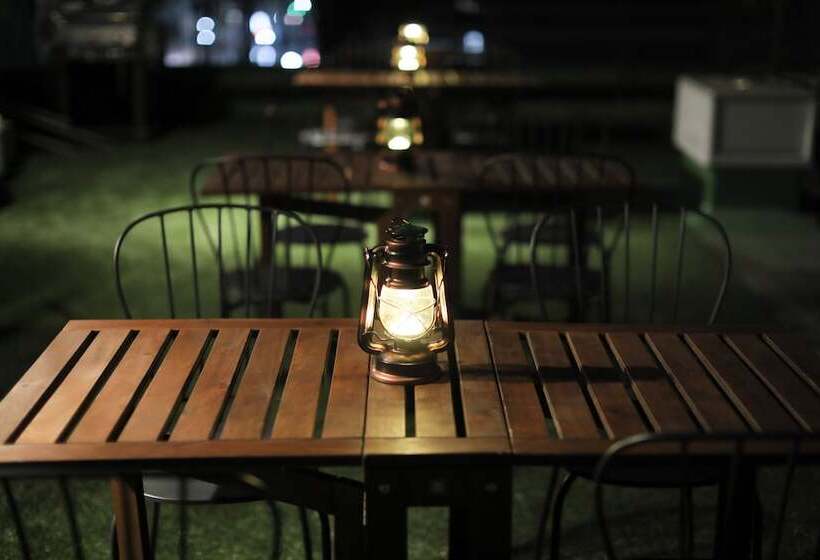 Hostel Den