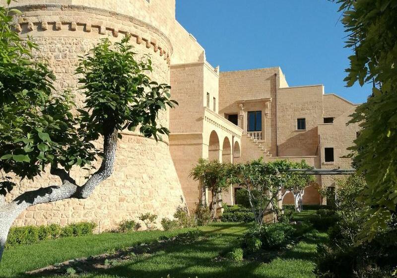 هتل Castello Di Ugento