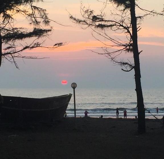 בית מלון כפרי Pears Beach Resort