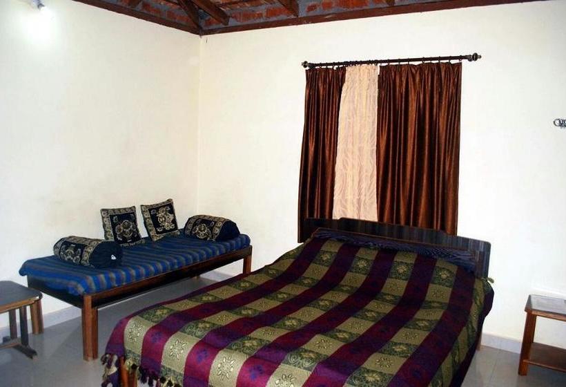 בית מלון כפרי Pears Beach Resort