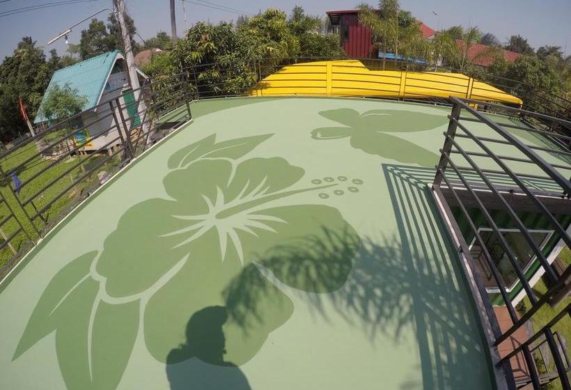 אתר נופש Beach Box At Pran
