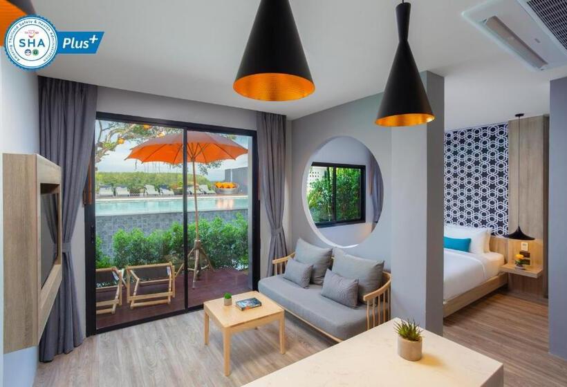 استراحتگاه The Lake Chalong Hotel Sha Plus