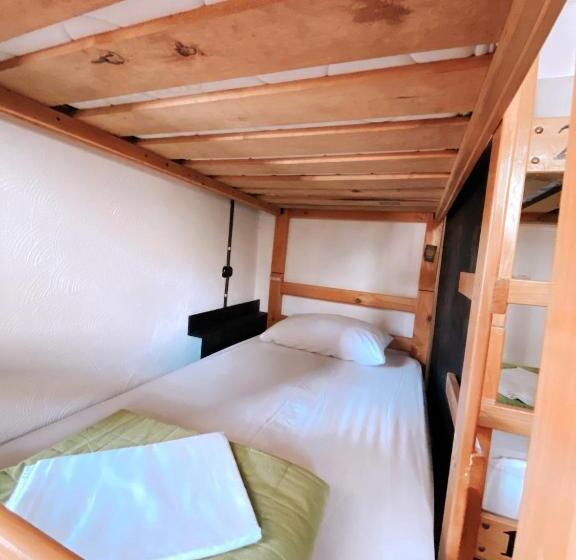 Dreamboat Hostel
