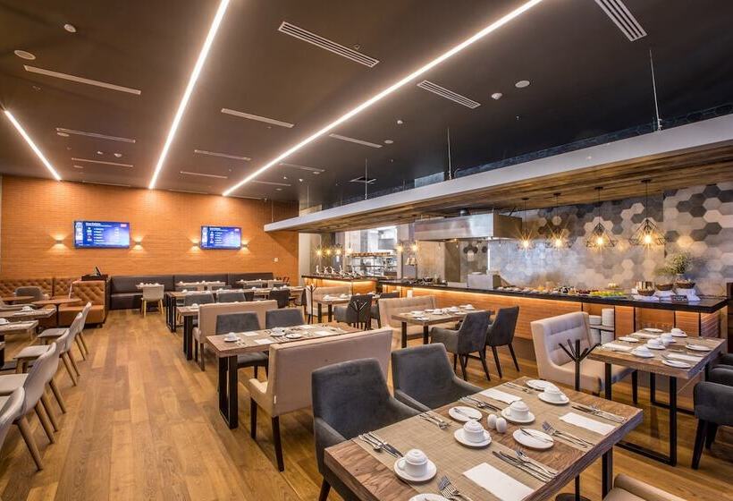 هتل Four Points By Sheraton Puebla