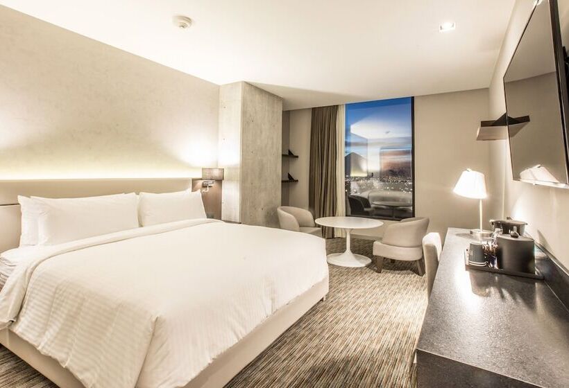 هتل Four Points By Sheraton Puebla
