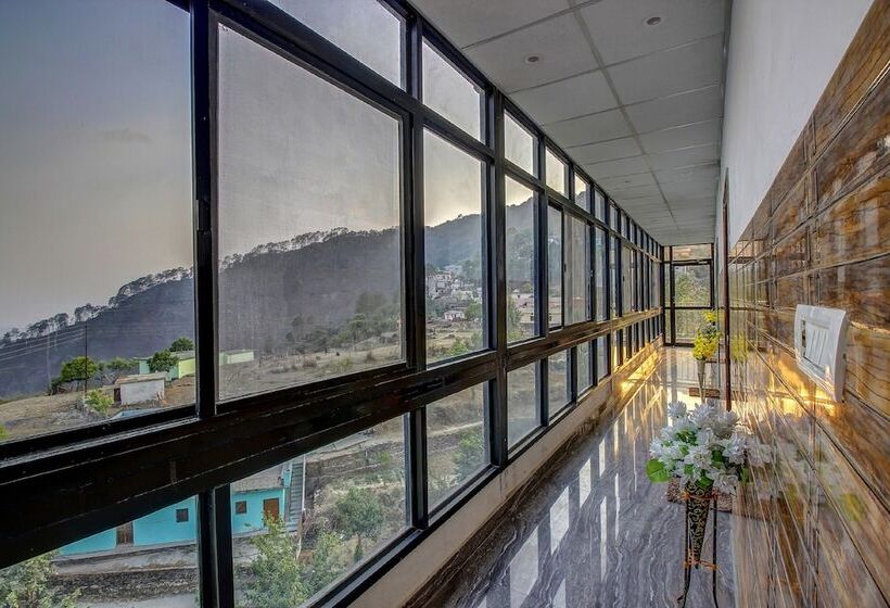 בית מלון כפרי Himalayan View