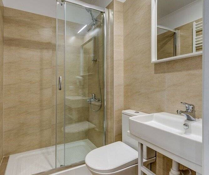 هتل Upstairs Boutique