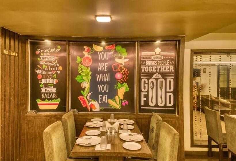 호텔 Ashwin Igatpuri, Pure Veg & Jain Food