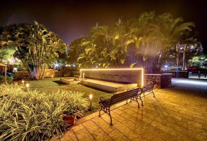 호텔 Ashwin Igatpuri, Pure Veg & Jain Food