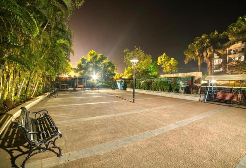 호텔 Ashwin Igatpuri, Pure Veg & Jain Food