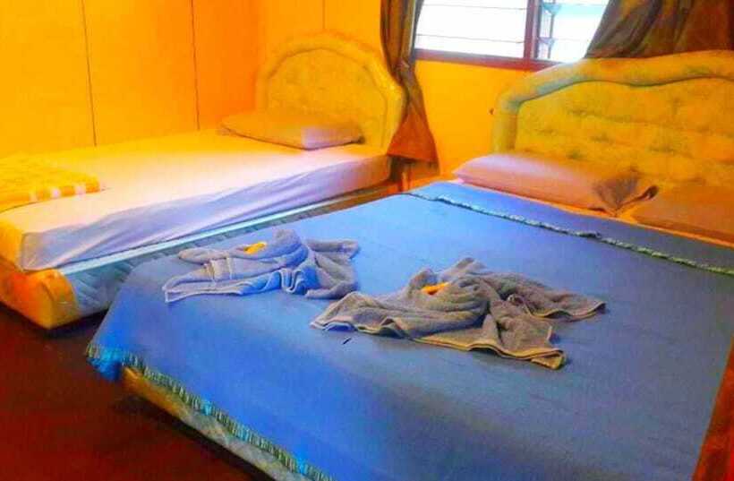Sukau Backpackers B&b