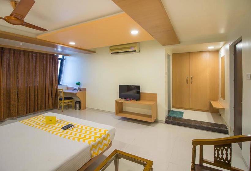 בית מלון כפרי Capital O 11207 Gharonda Residency