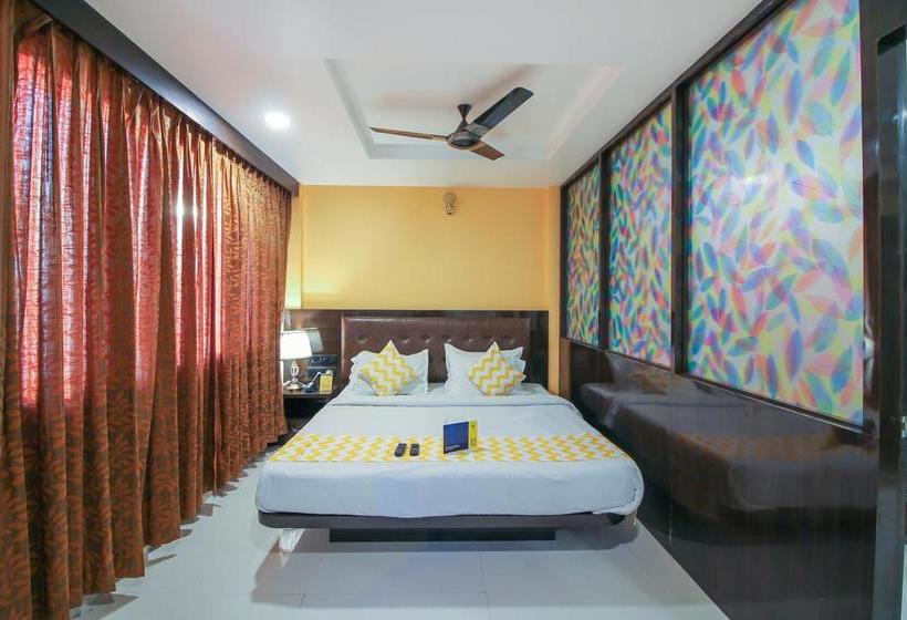 בית מלון כפרי Capital O 11207 Gharonda Residency