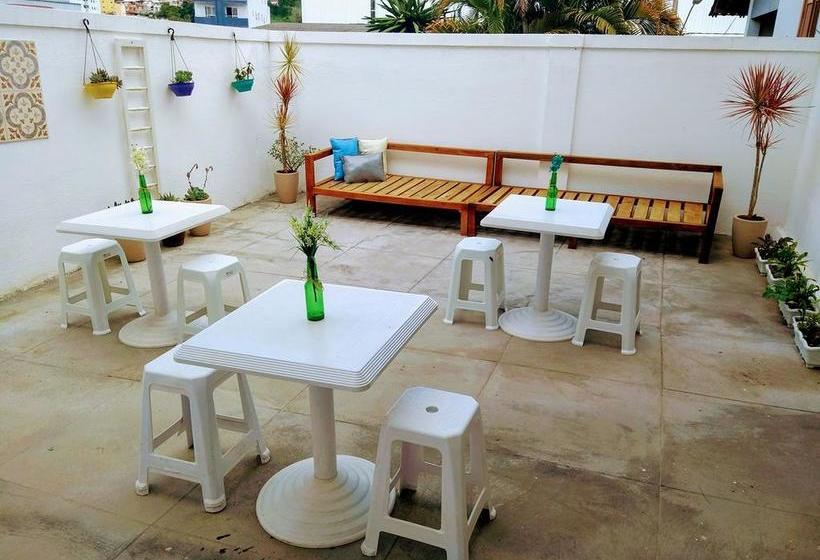 Flor De Lis Hostel