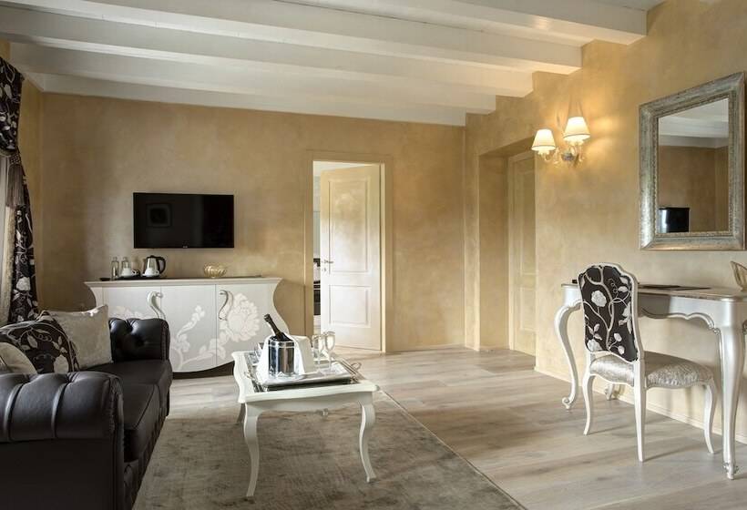 Colonia Resort