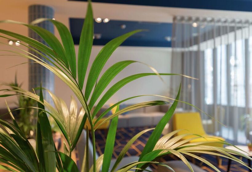 هتل Hampton By Hilton Antwerp Central Station