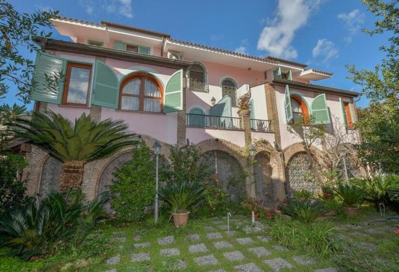 تختخواب و صبحانه L Elisea Maison De Charme