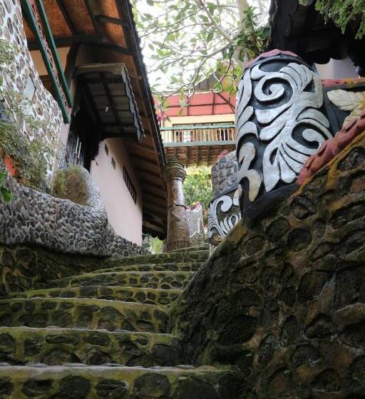 هتل Jungle Inn Bukit Lawang