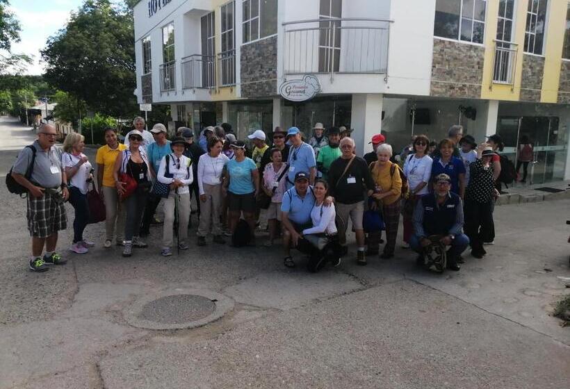 هتل Oasis De La Tatacoa