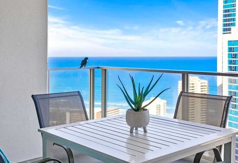 Circle On Cavill   Apartment Stay Private