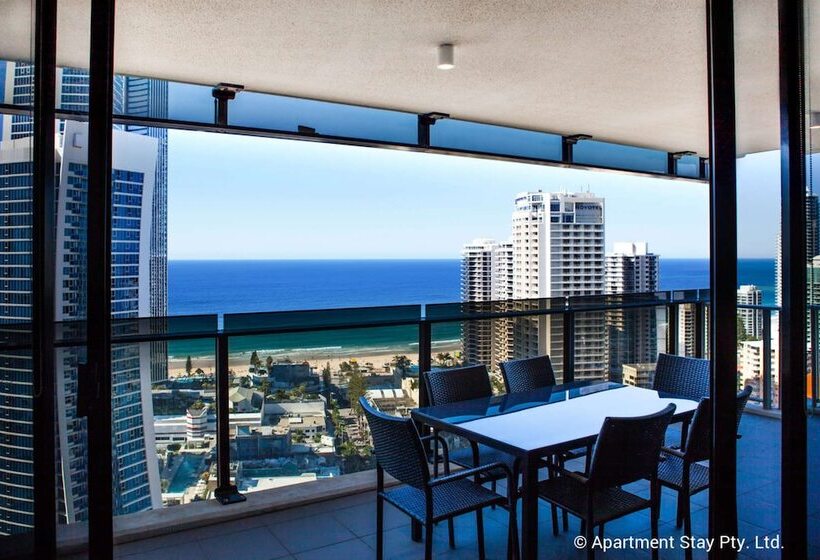 Circle On Cavill   Apartment Stay Private