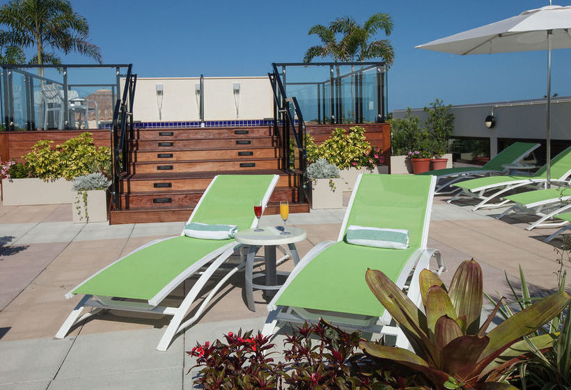 בית מלון כפרי Club Level Suites at Inn On Fifth