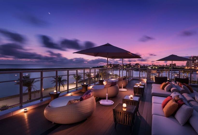 فندق Doubletree By Hilton Okinawa Chatan Resort