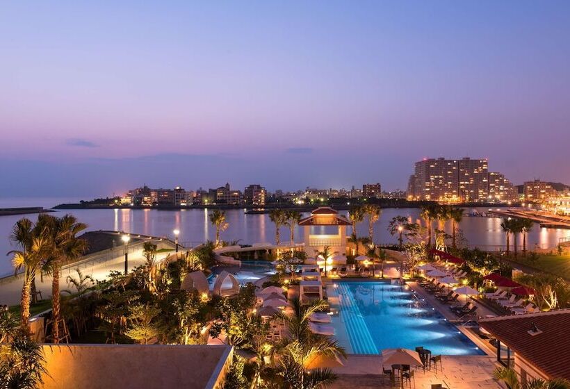 فندق Doubletree By Hilton Okinawa Chatan Resort