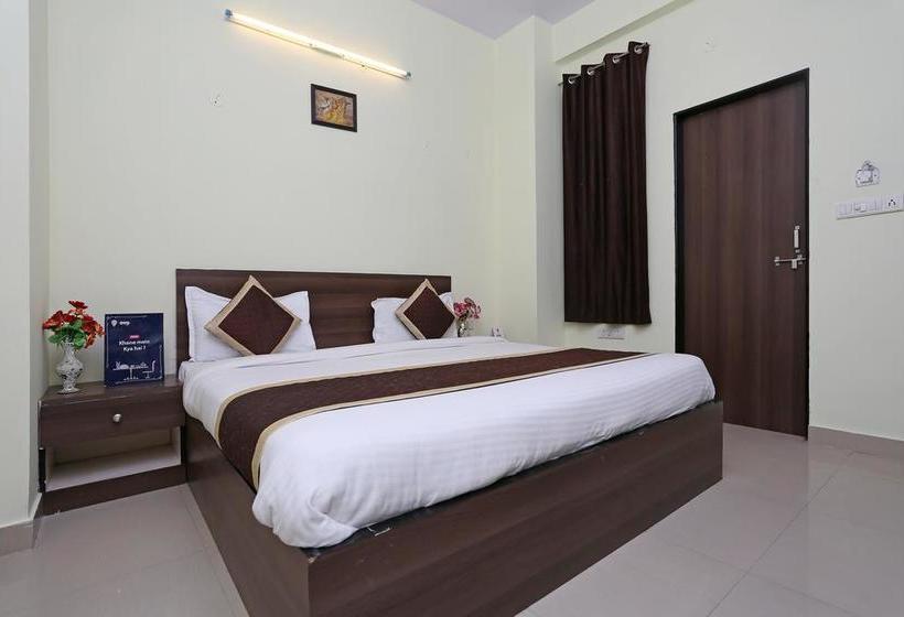 فندق Collection O 28716 Aditya Residency