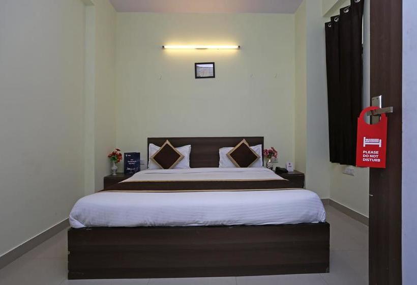 فندق Collection O 28716 Aditya Residency