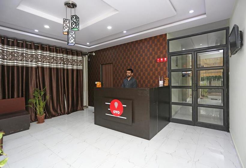 فندق Collection O 28716 Aditya Residency